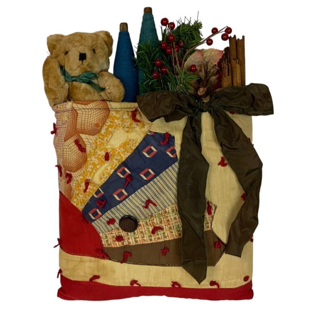 HC Accents Henry Curtis Patchwork Teddy Bear Wall Pocket Christmas Decor 1992